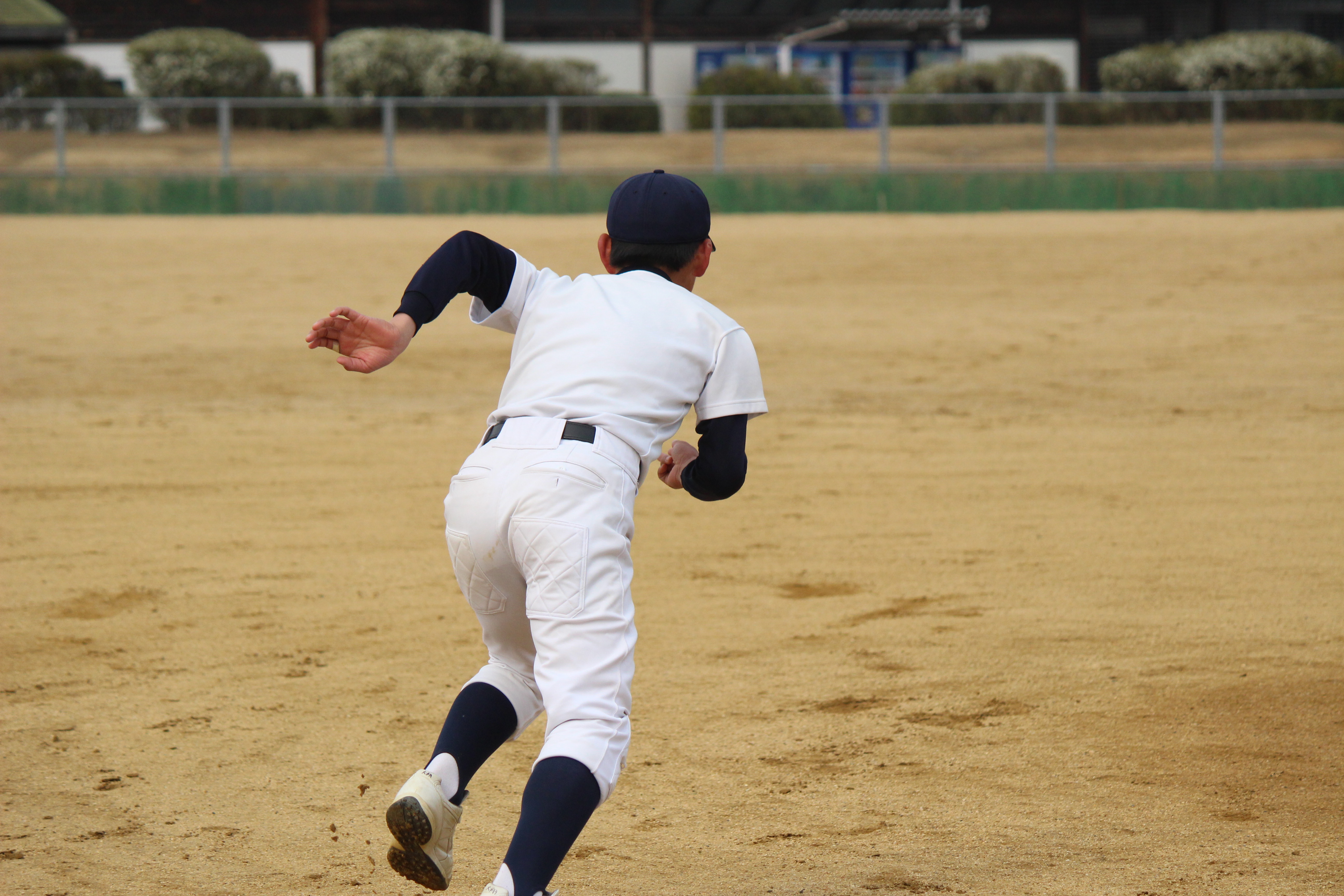 少年野球】盗塁のスタートは右脚？左脚？ | お父さんのための野球教室